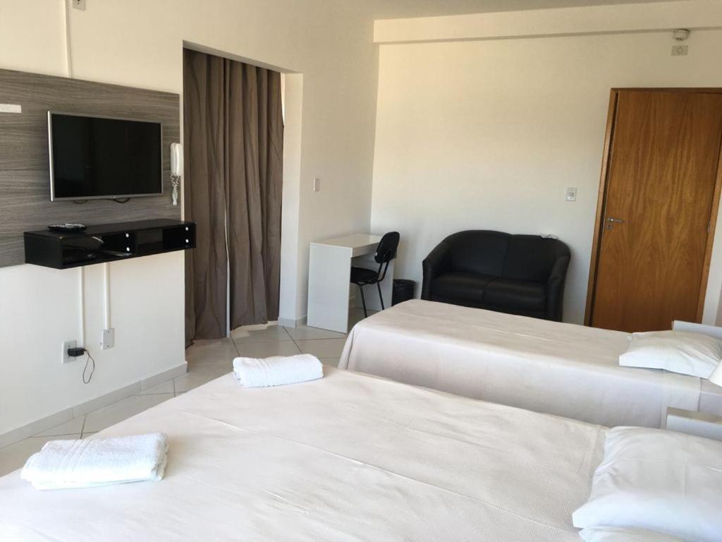 Domum Hotel Pindamonhangaba Buitenkant foto